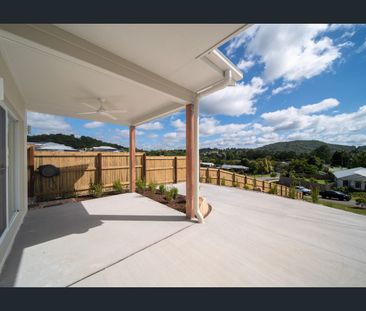 Brand new home, elevated views and low maintenance! - Photo 6