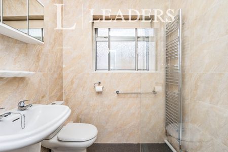 2 bedroom house to rent Blackbrook Road, Fareham, PO15 - Photo 2