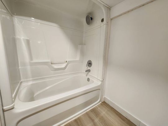 For Lease - 5 Cabot Court Unit# Lower, Aurora, Ontario - Photo 1