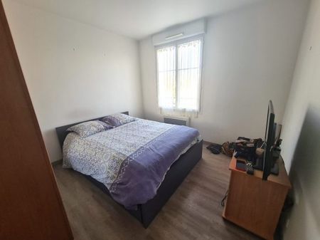 A LOUER - APPARTEMENT - 2 CHAMBRES + 2 PARKING - Photo 4