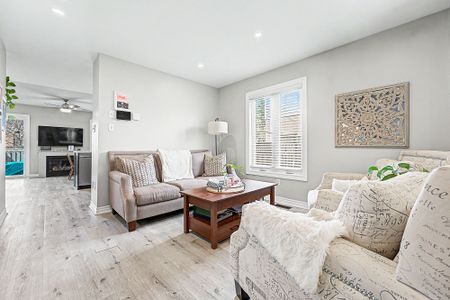 For Lease - 457 Heddle Crescent, Newmarket, Ontario - Photo 4