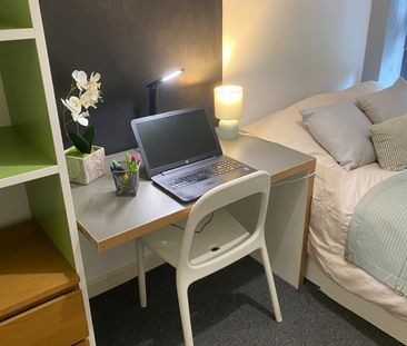 19 Whitegate Road, Huddersfield, HD4 - Photo 6