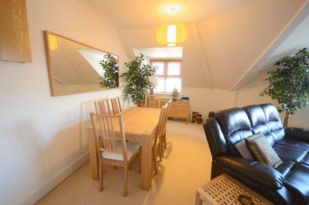 2 bedroom flat to rent - Photo 3