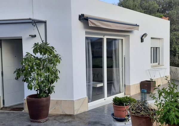 Se alquila chalet independiente en Jávea