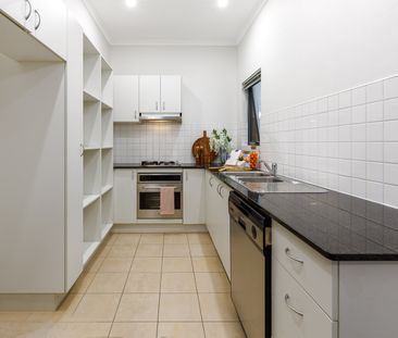 OPEN PLAN MODERN APARTMENT CLOSE TO AMENTIES - Photo 3