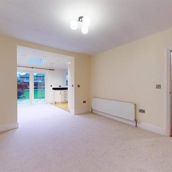 3 bedroom semi-detached house to rent - Photo 1