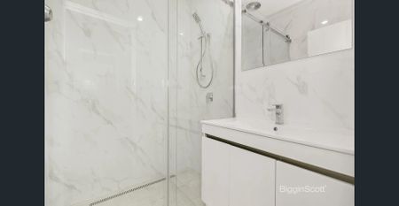 Stylish & Light-Filled 2 Bedroom Home - Photo 3