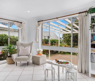 Charming Berry Home: Affordable Living Awaits - Photo 4