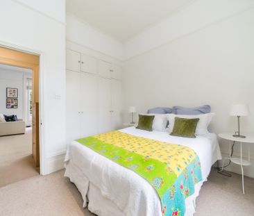 Kensington Church Street, London, W8 flat to rent - Photo 5