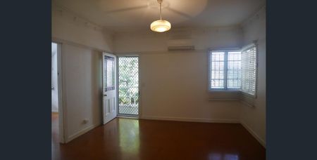 37 Fraser Street, Graceville QLD 4075 - House For Rent - $600 | Domain - Photo 2