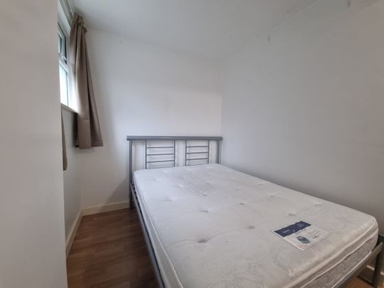 Room in a Shared Flat, Upper Brook Street, M13 - Photo 1