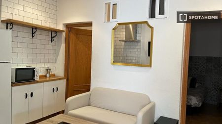 madrid, Community of Madrid 28012 - Photo 2