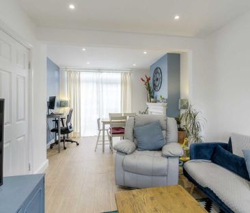 3 bedroom semi-detached house to rent - Photo 1