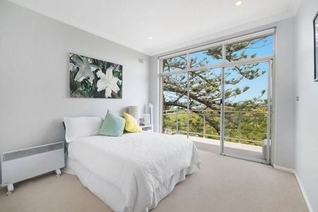 MAGICAL HARBOUR VIEWS AND A PRIZED VILLAGE POSITION - Photo 4