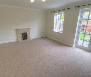 2 bedroom end of terrace house to rent - Photo 1