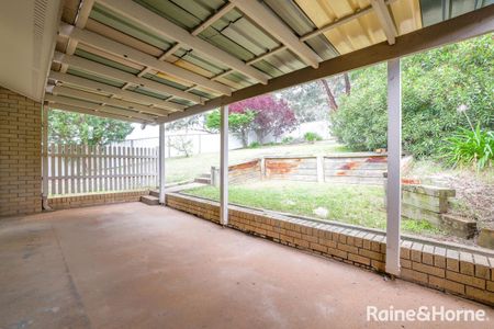 Townhouse - West Bathurst - Available Now!!! - Photo 2