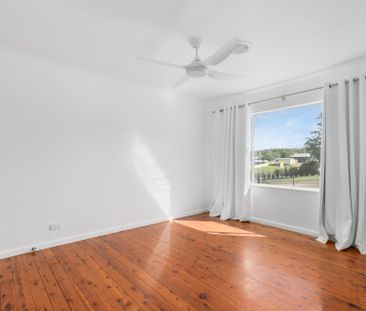 Beautifully Refreshed Home Offering Space, Comfort & Convenience - Photo 2