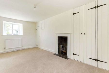 Grade II listed Cotswold stone cottage with one bedroom annexe. - Photo 5