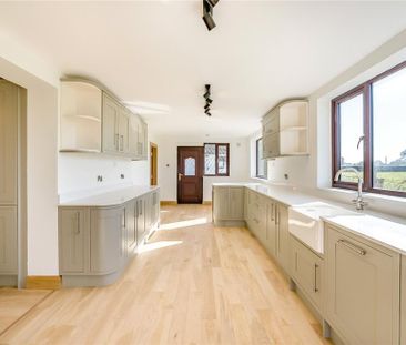 4 bedroom detached house to rent - Photo 5