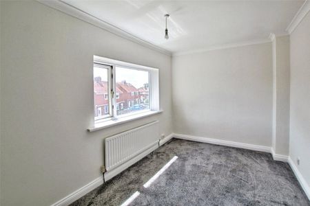 2 bedroom semi-detached house to rent - Photo 5