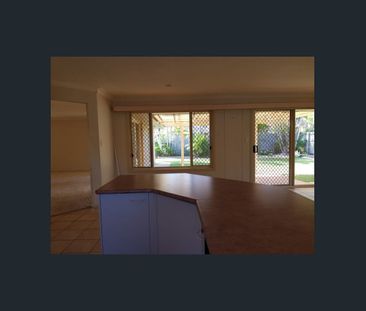 Family home in great location and a cul de sac. - Photo 2