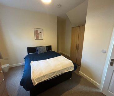 Room 3, 99 Victoria Road, Mexborough, S64 - Photo 4