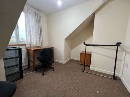 4 bedroom house to rent - Photo 3