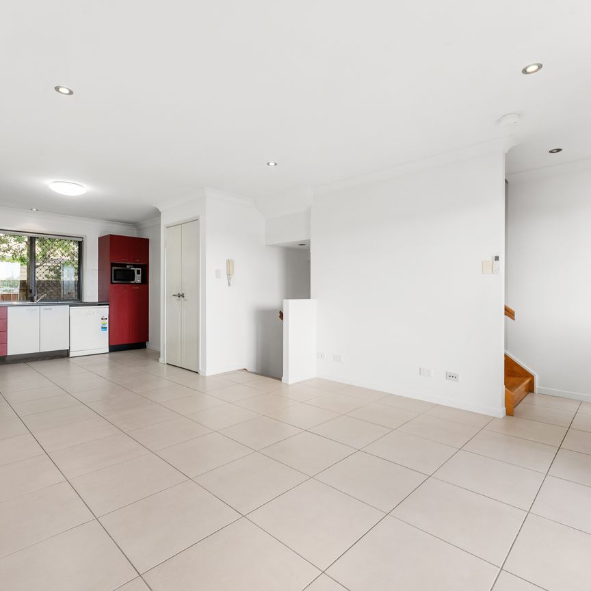 3/11 Griffith Street, Everton Park QLD 4053 - Townhouse For Rent | Domain - Photo 1