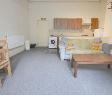 2 Bedroom Ground Floor Flat - Photo 1