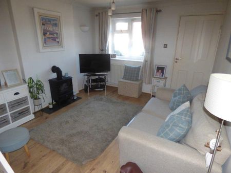2 bedroom terraced house to rent - Photo 2