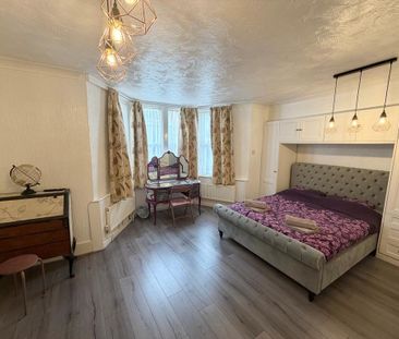 1 bedroom flat to rent - Photo 2