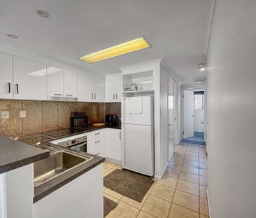 Waterfront Living on the Maroochy River! - Photo 6