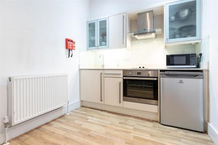 Studio to rent - Photo 3