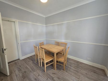 Victoria Road, Barnet EN4, London - Photo 3