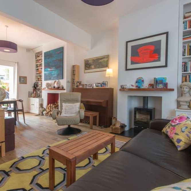 4 bedroom terraced house to rent - Photo 1