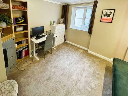 Magretian Place, Cardiff, CF10 - Photo 4