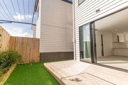 Spacious Family Living with Modern Comforts and Superb Location - Photo 5