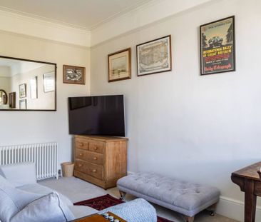 1 Bed Flat, Chepstow Crescent, W11 - Photo 1