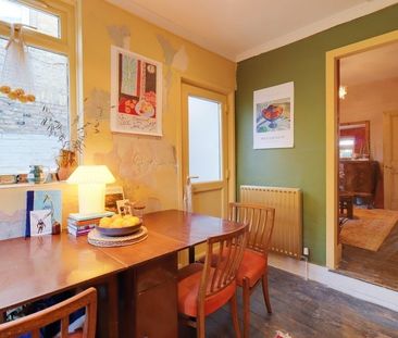 3 Bed Detached House, London, E17 - Photo 2