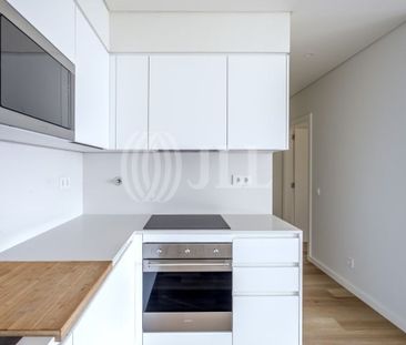 2 room luxury Apartment for rent in Oeiras, Lisbon - Photo 2