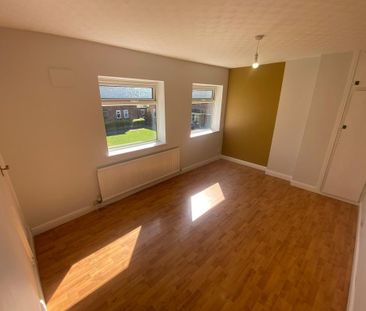 2 bedroom semi-detached house to rent - Photo 2