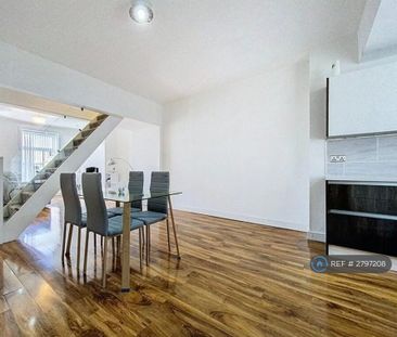 3 bedroom terraced house to rent - Photo 3