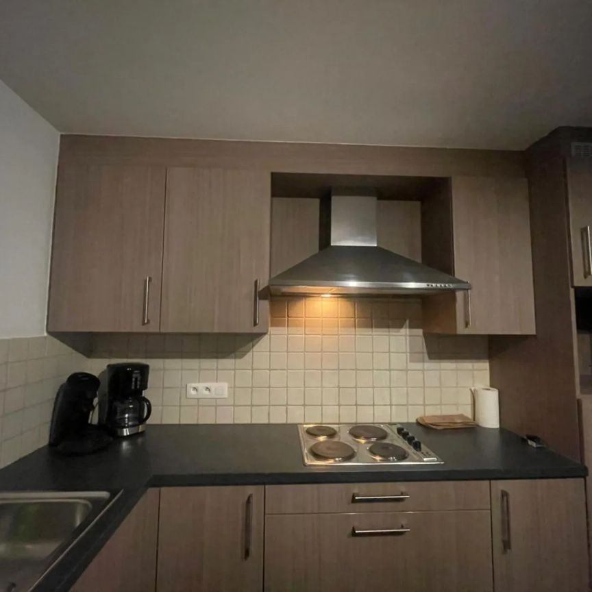 Gezellig appartement met één slaapkamer en autostaanplaats te Geel! - Photo 1