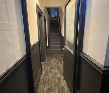 4 bedroom private hall to rent - Photo 4