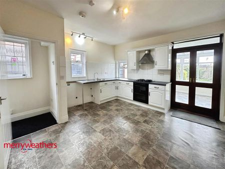 3 bedroom semi-detached house to rent - Photo 5