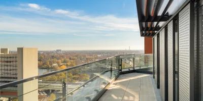 Einmaliges Tower Feeling - ERSTBEZUG - DC FLATS - in Stadtnähe und UNO City Nähe - Photo 3