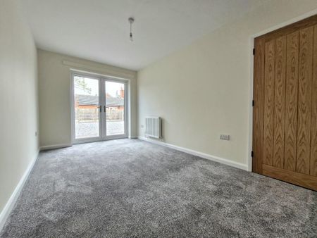 3 bedroom semi-detached bungalow to rent - Photo 3
