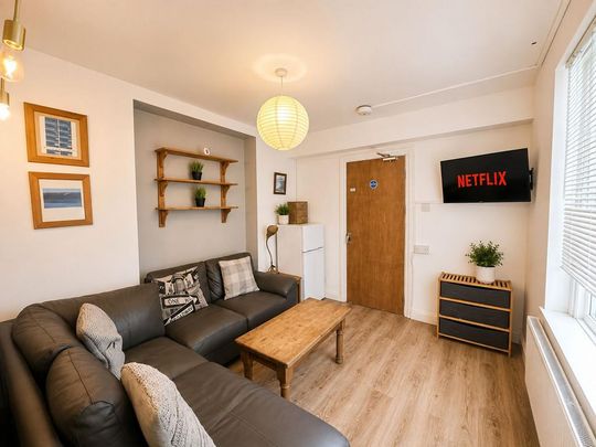 5 bedroom terraced house to rent - Photo 1
