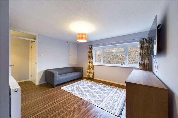 Narromine Drive, Calcot, Reading, Berkshire, RG31 - Photo 1