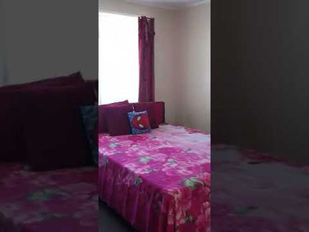 3 Bedroom fully fenced with security gate,archgola - Photo 2